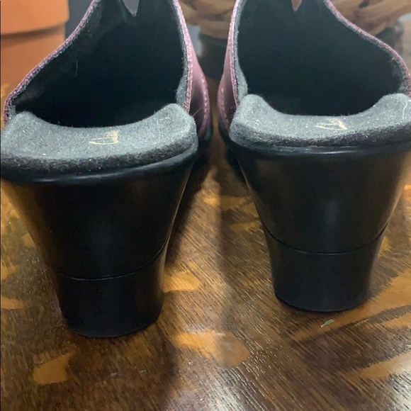 Clarks ~ Mules - Picture 4 of 7